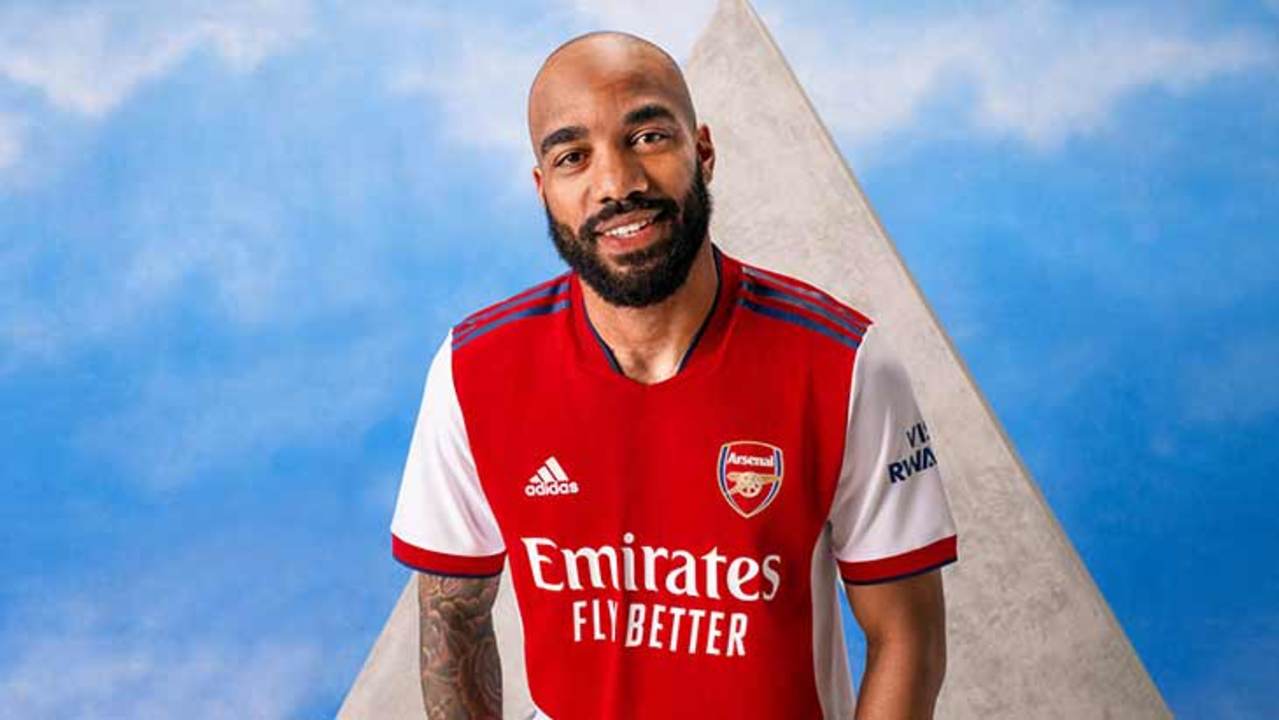 lacazette-arsenal-2021-2022-maillot-domicile