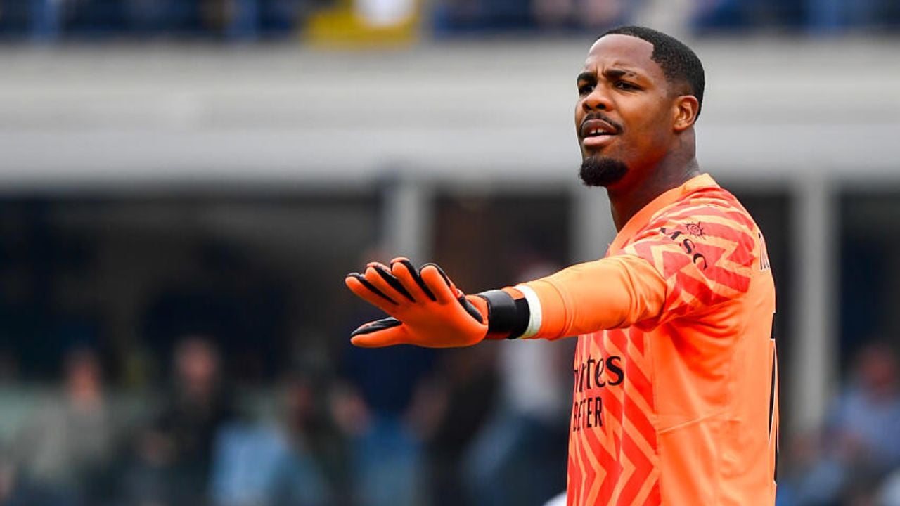 
                Mercato : l'AC Milan déniche le successeur de Mike Maignan en Ligue 1
                