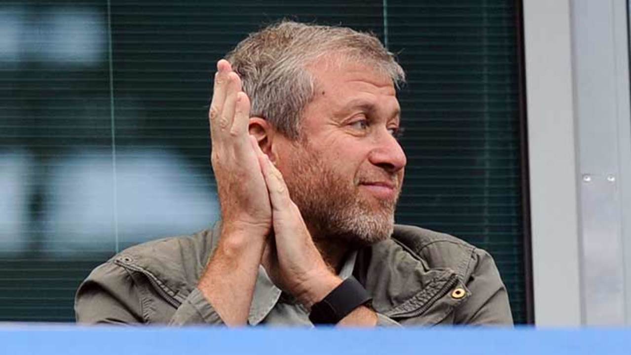 abramovich-sourire-tribune