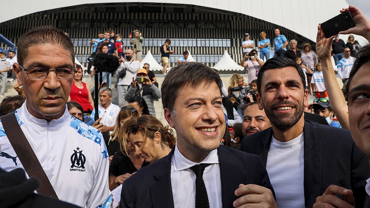 
                OM - Atalanta : "Un vol, une honte", même le maire s'en mêle
                