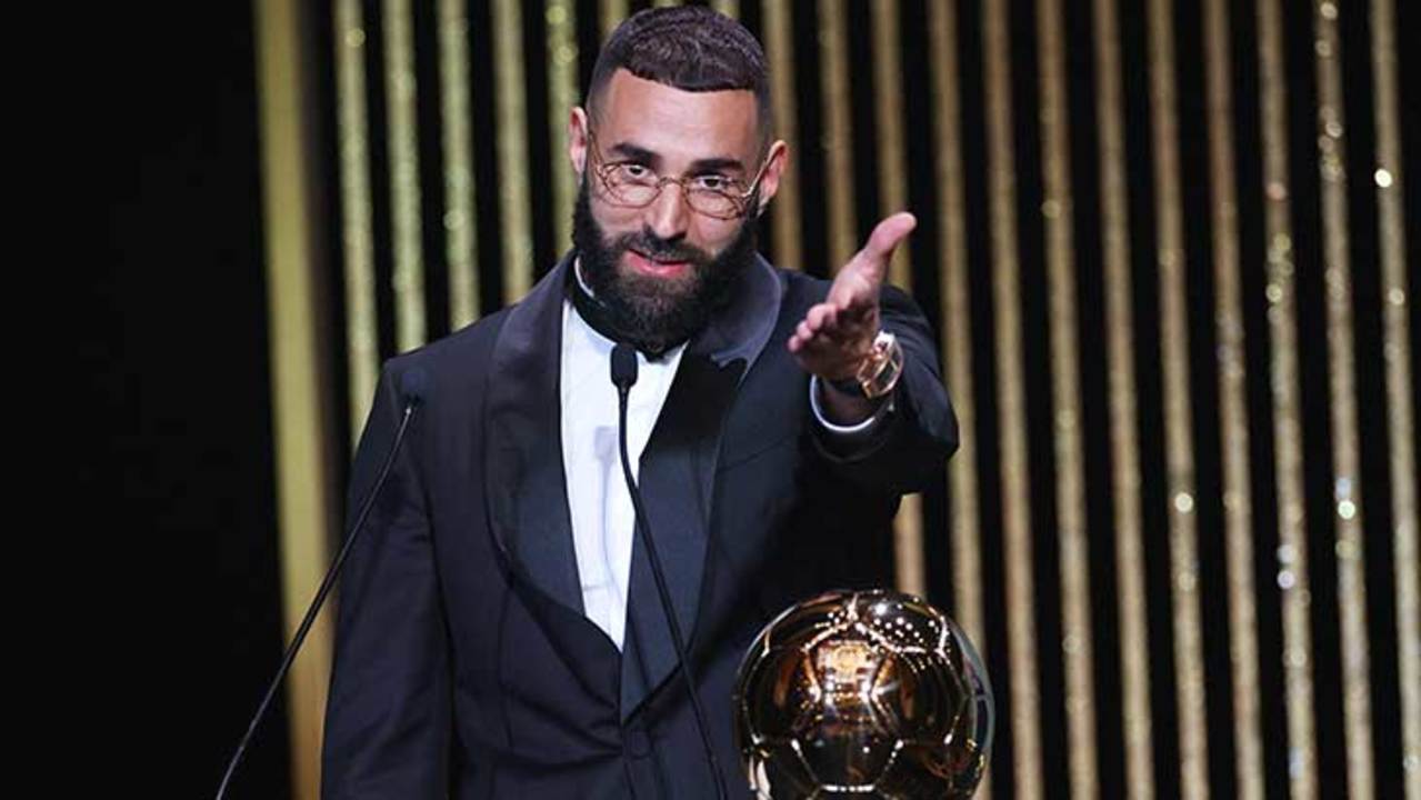 benzema-ballon-dor-signe