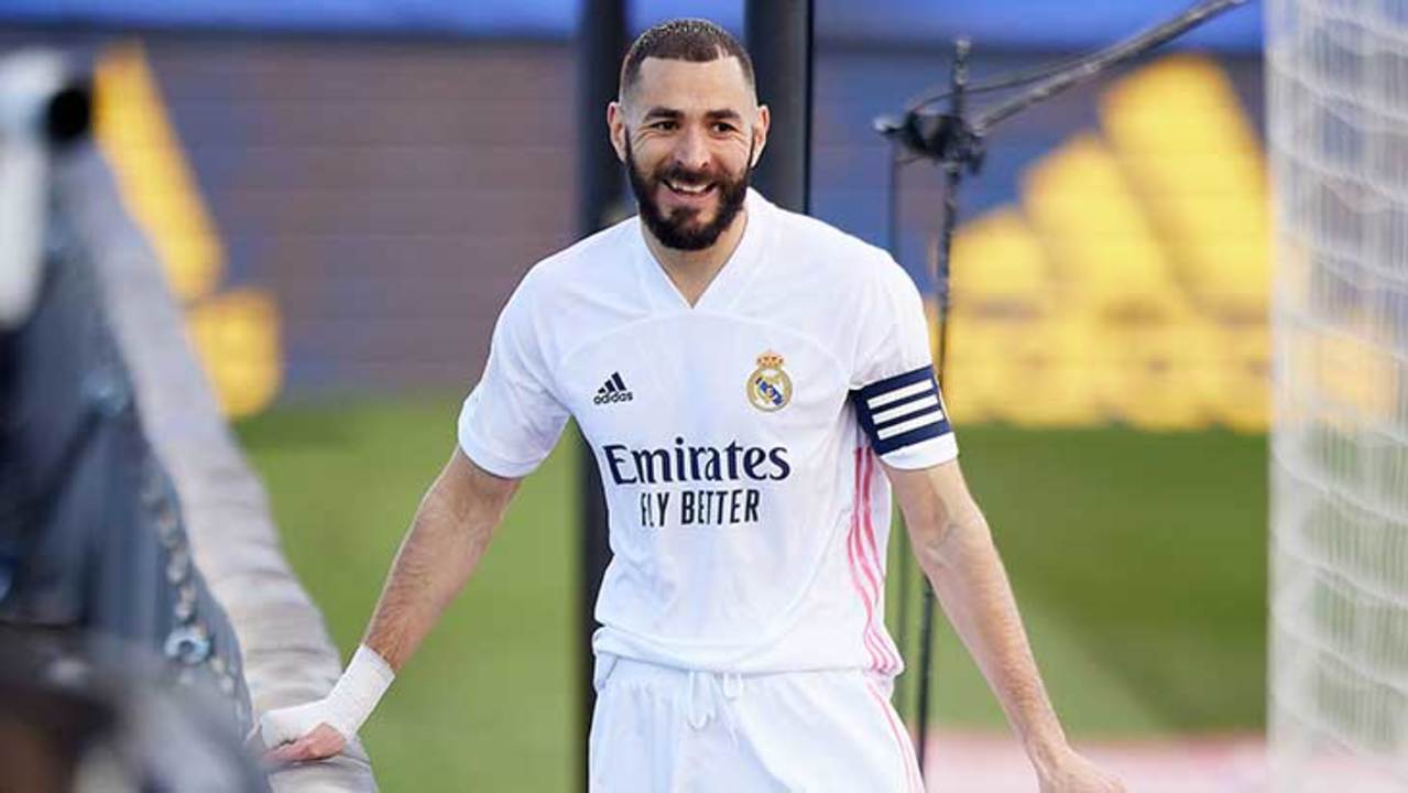 benzema-capitaine-real-sourire