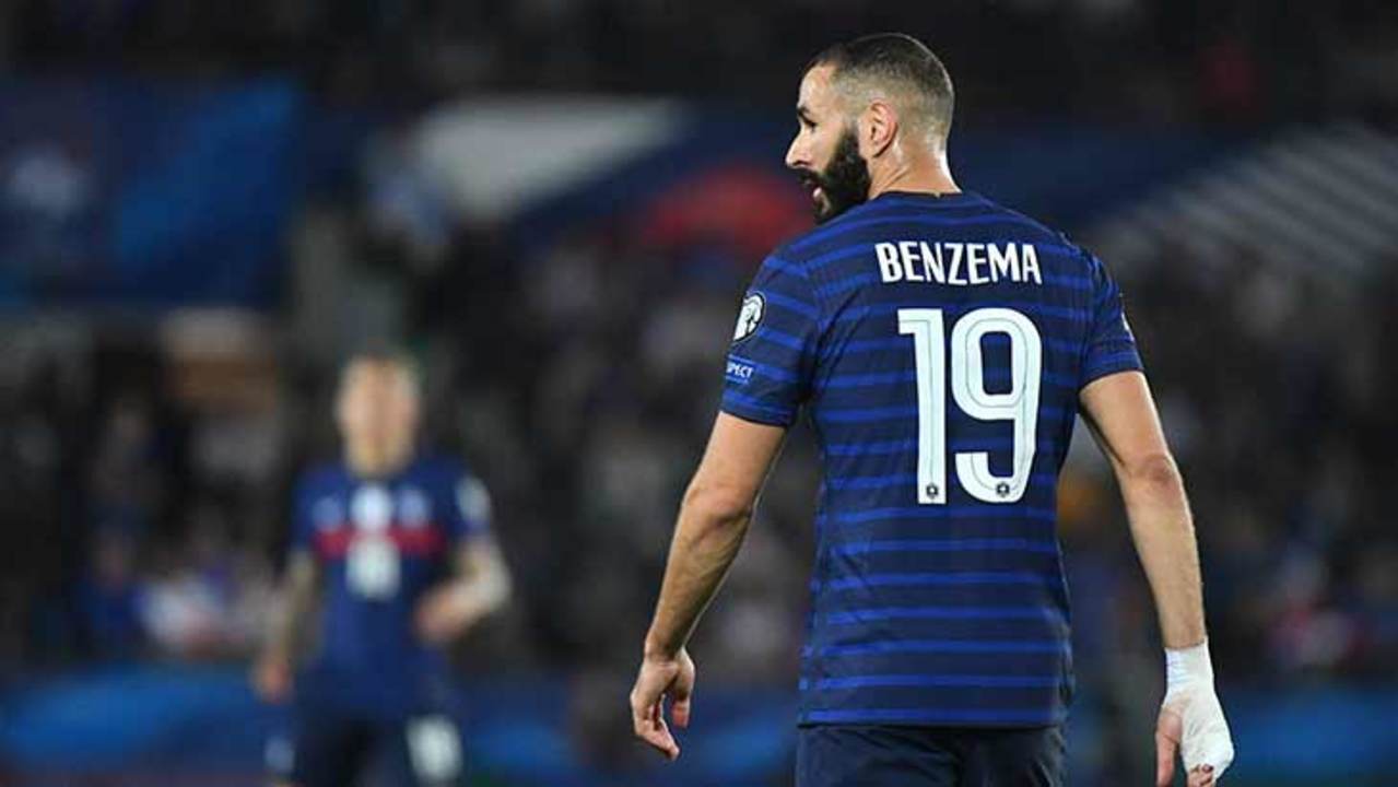 benzema-dos-france-19-bosnie