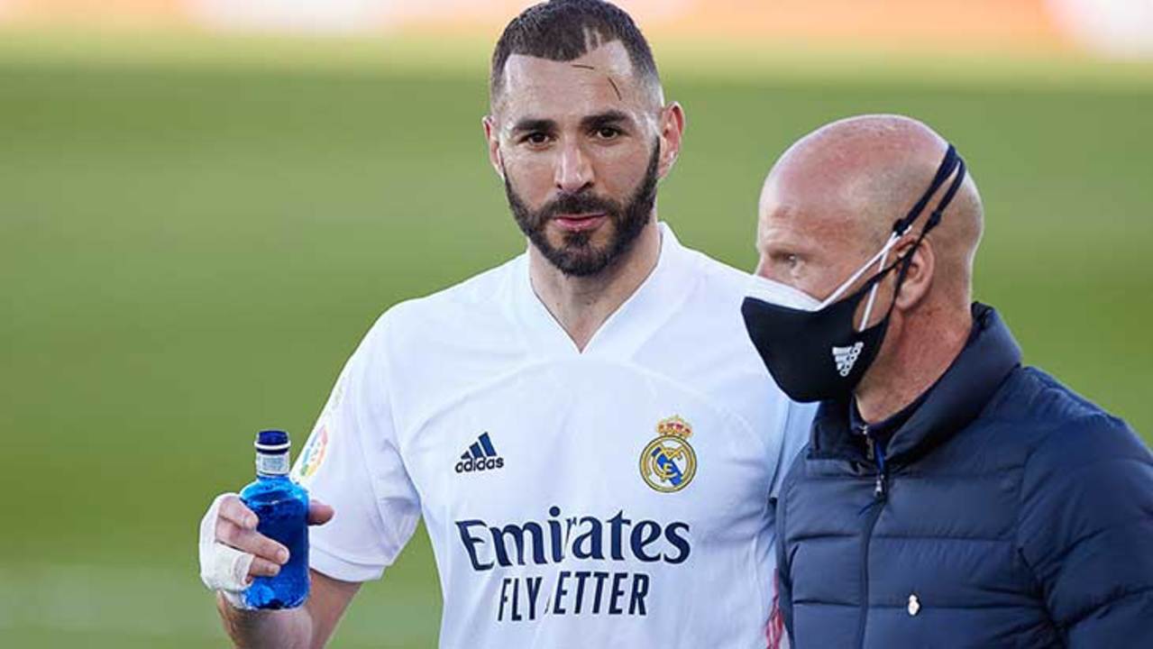 benzema-eau-real-staff