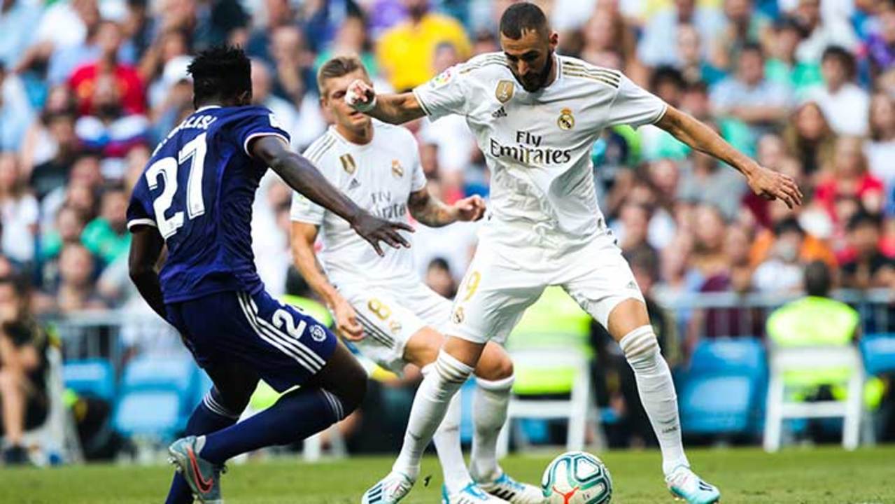 benzema-salisu-real-valladolid
