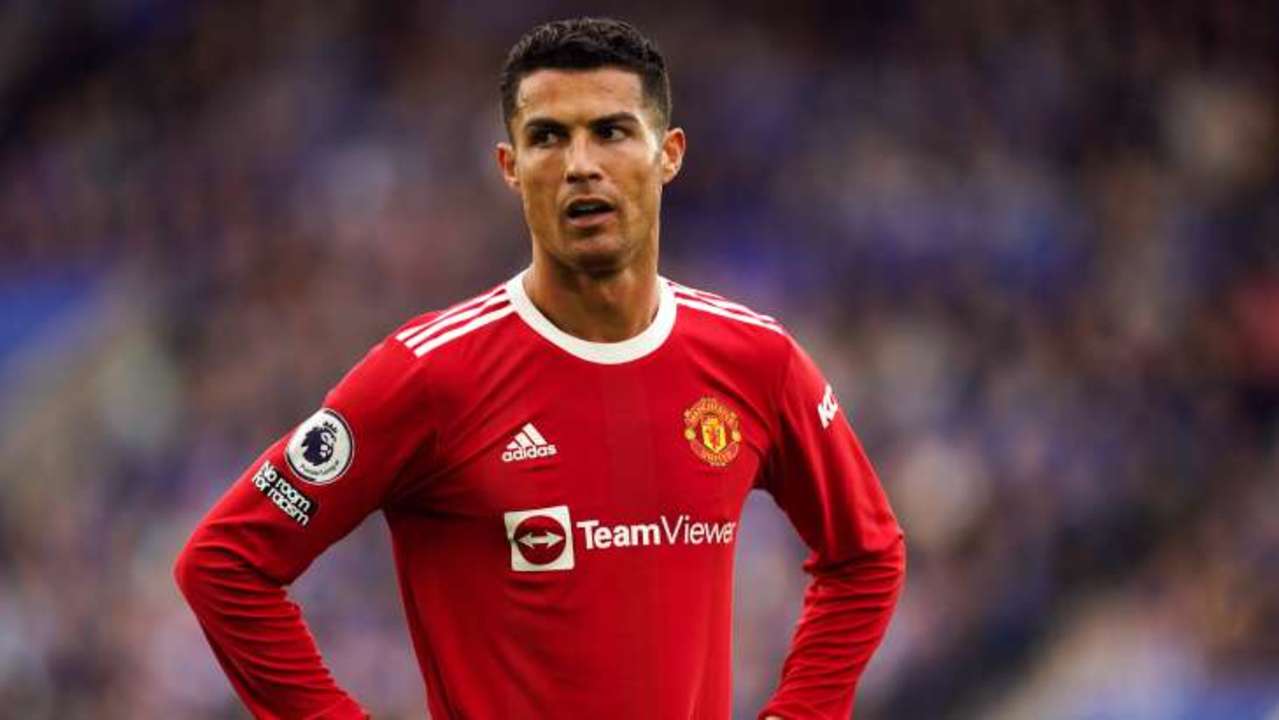 cristiano-ronaldo-manchester-united-leicester-buste