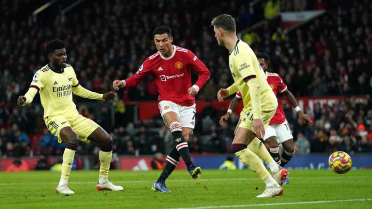 cristiano-ronaldo-mu-arsenal-frappe