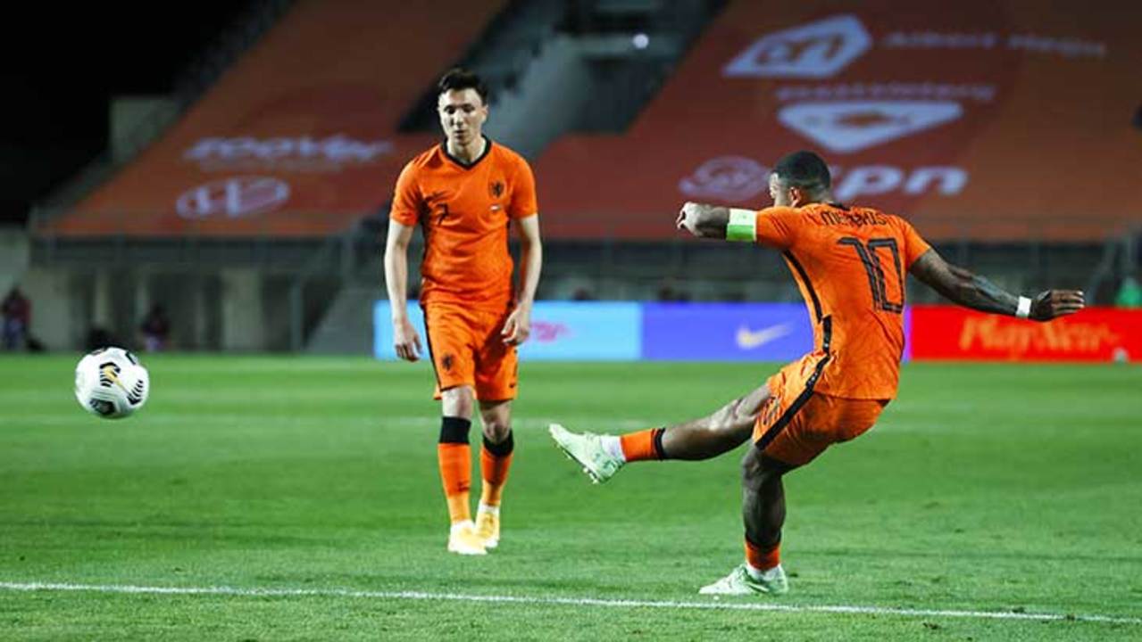 depay-coup-franc-pays-bas-ecosse