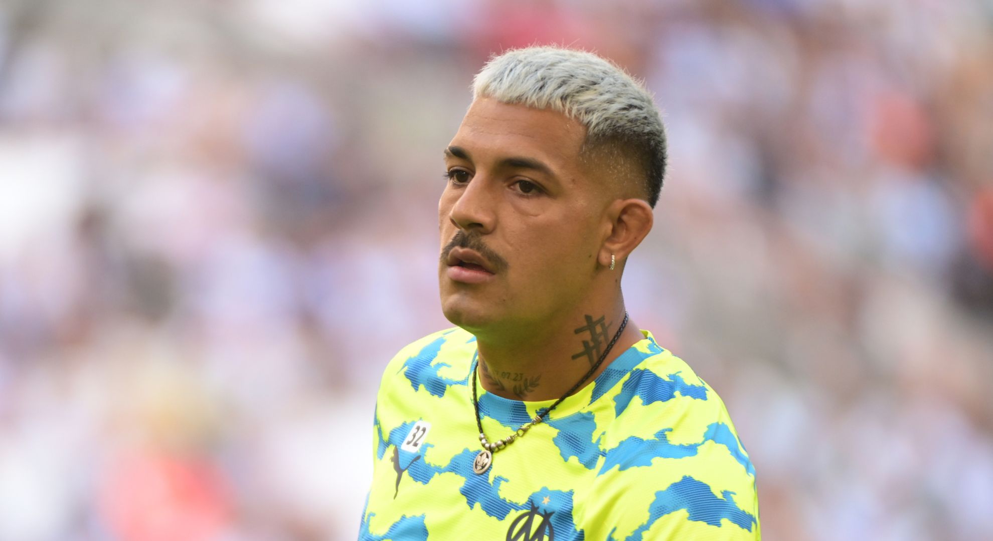 
                OM : Medina absent deux mois, un nouveau défenseur inscrit en Ligue des Champions
                