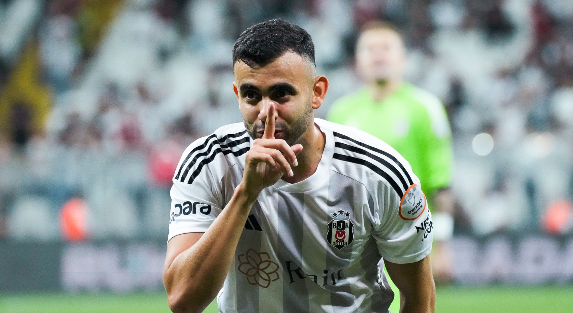 Mercato OL : incroyable, Rachid Ghezzal signe pour 1 an !