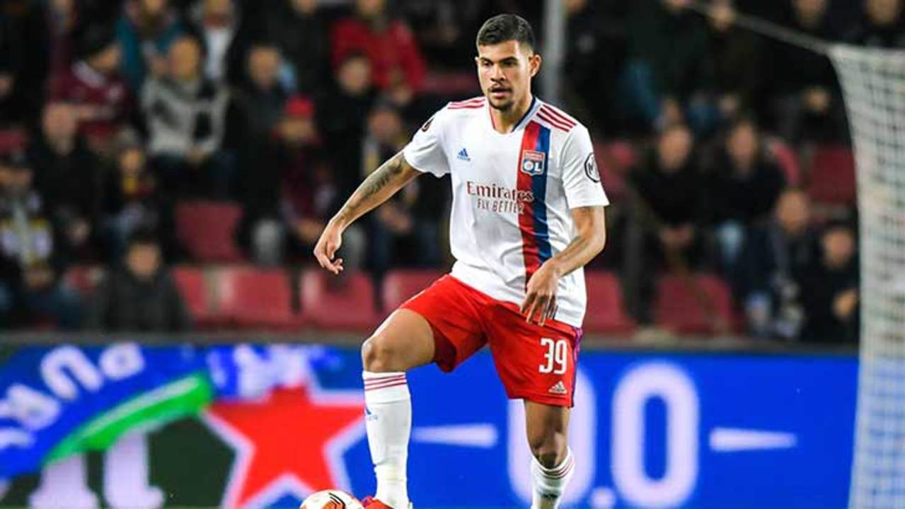 guimaraes-lyon-rouge-short