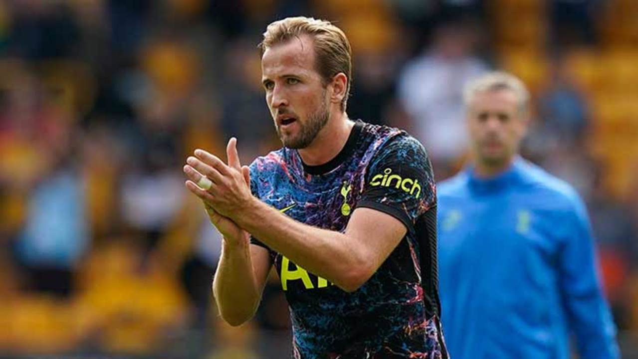 kane-applaudit-tottenham-2022