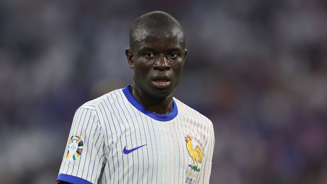 
                Mercato AS Monaco : N'Golo Kanté pour remplacer Paul Pogba ?
                