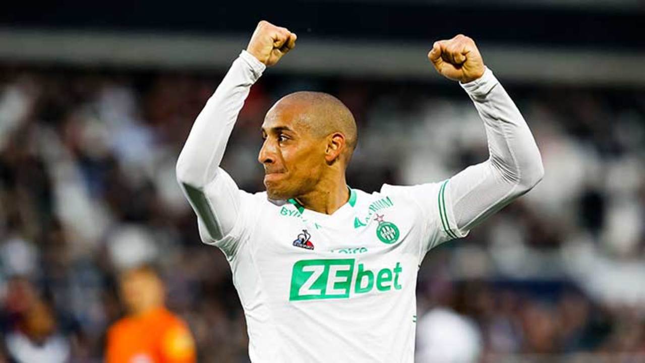 khazri-asse-maillot-blanc