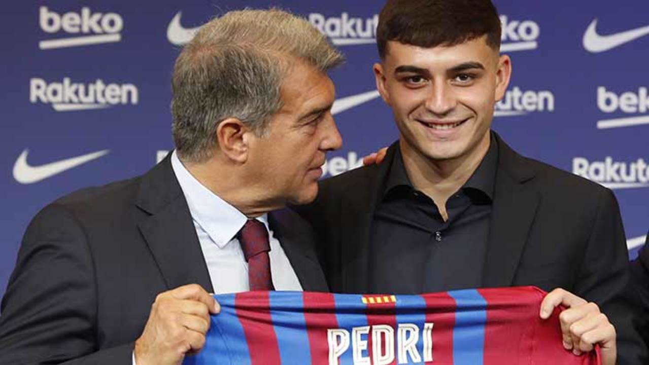 laporta-pedri-barcelone