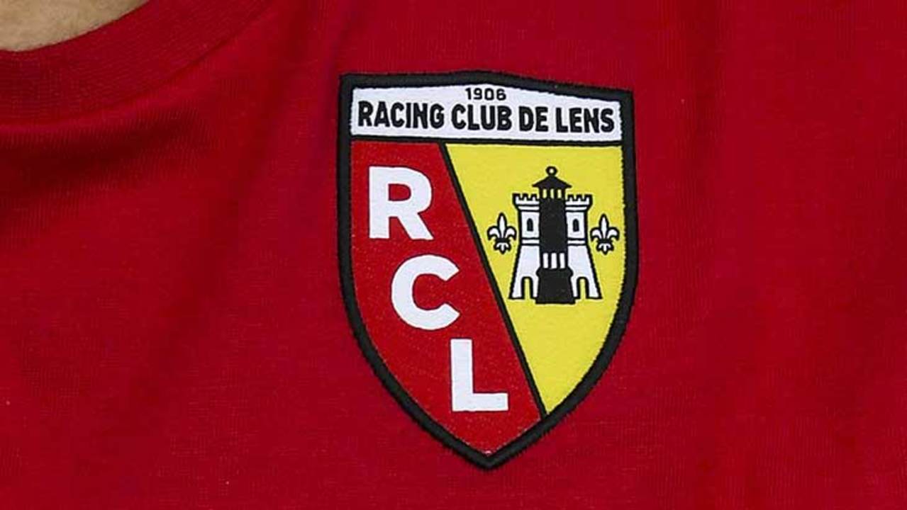 Le RC Lens dévoile ses nouveaux maillots 20212022