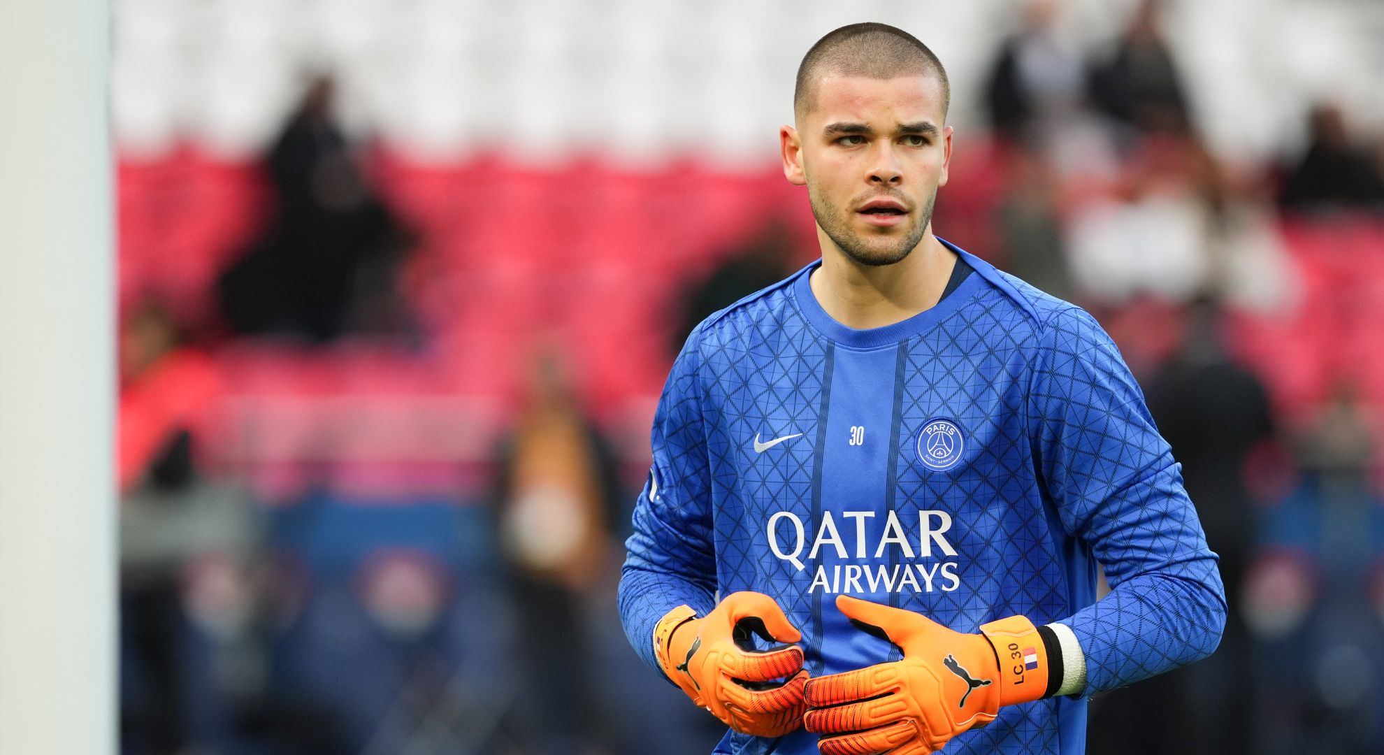 
                Mercato PSG : Lucas Chevalier poussé par le vestiaire sur le banc ?
                