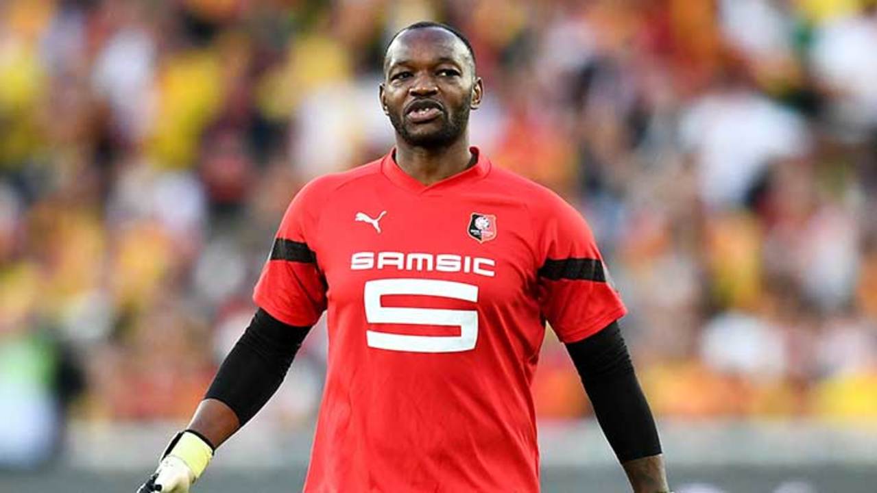 mandanda-rennes-training