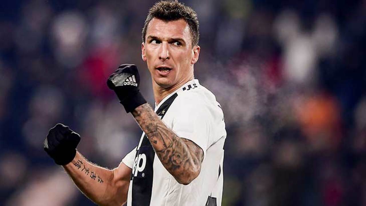 mandzukic-regard-juventus-gant