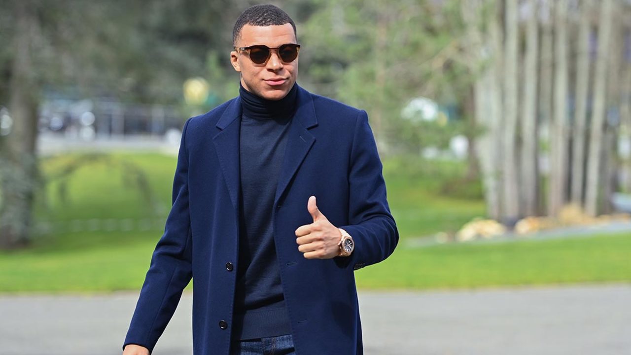 Vidéo : quand Deschamps chambre Mbappé sur son look