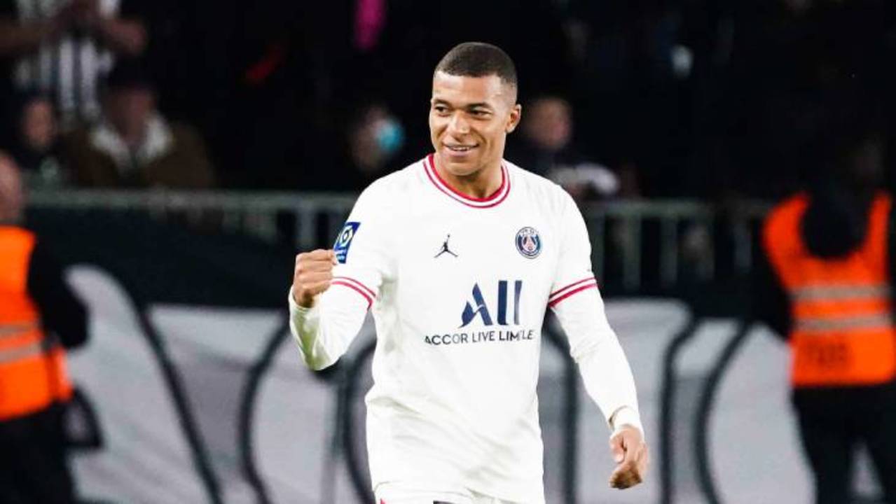 mbappe-poing-psg-angers