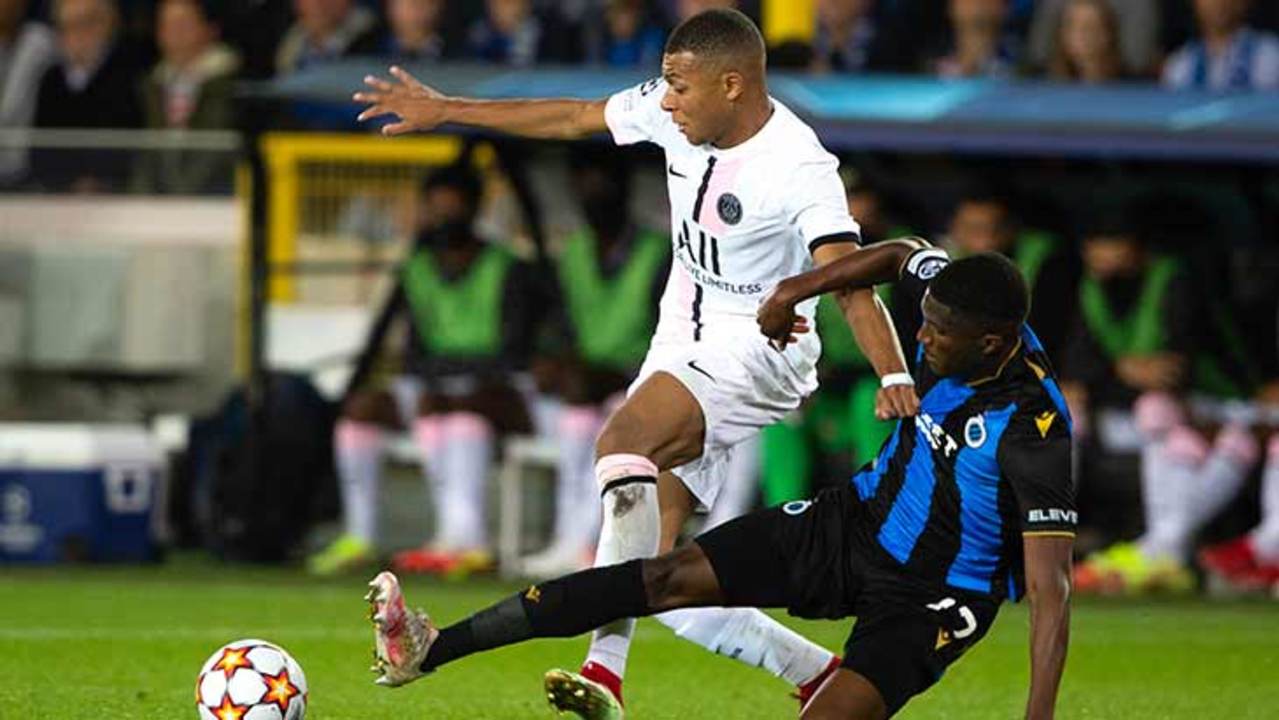 mbappe-psg-bruges-balanta-duel