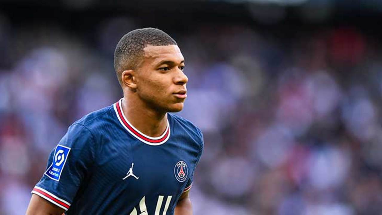 mbappe-psg-clermont-buste