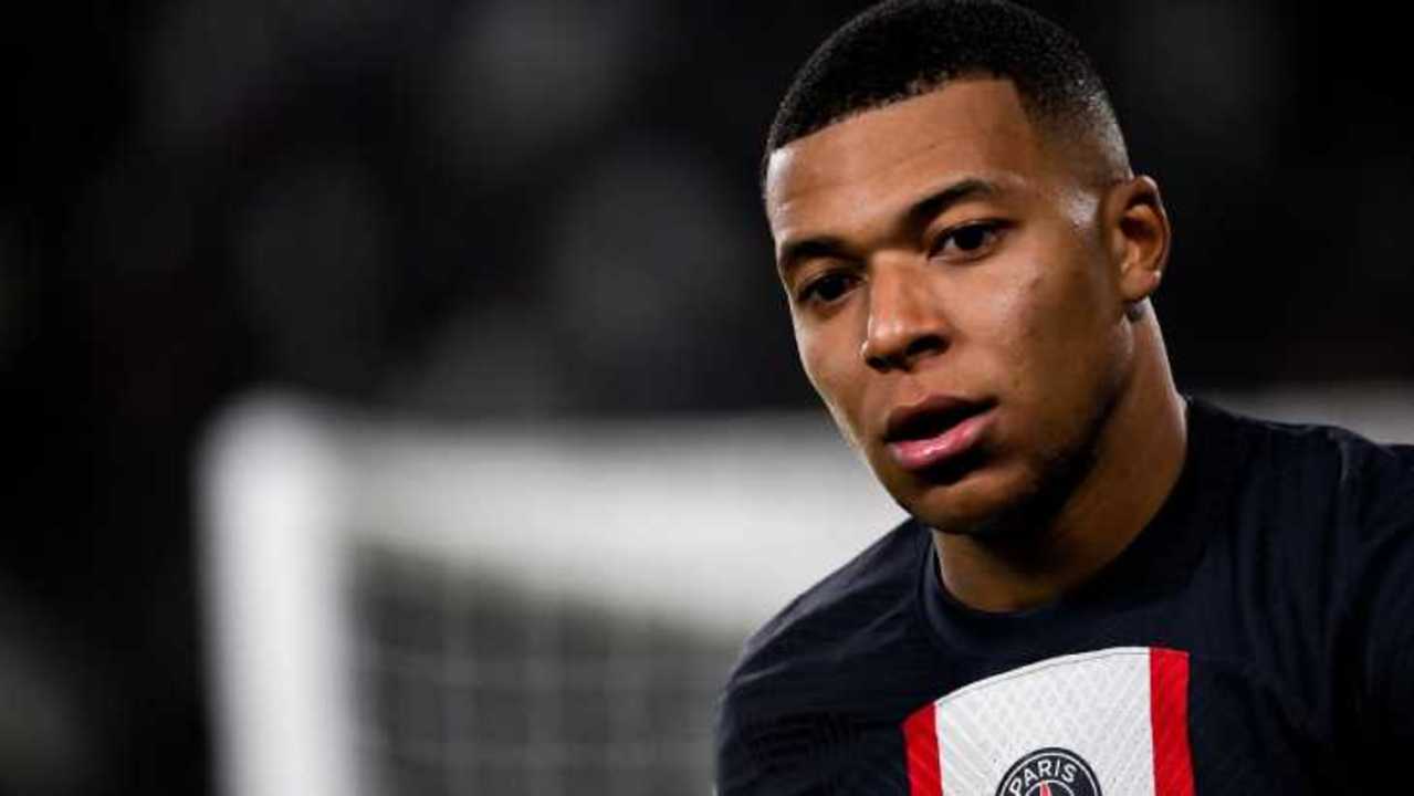 mbappe-psg-juve-mega-zoom