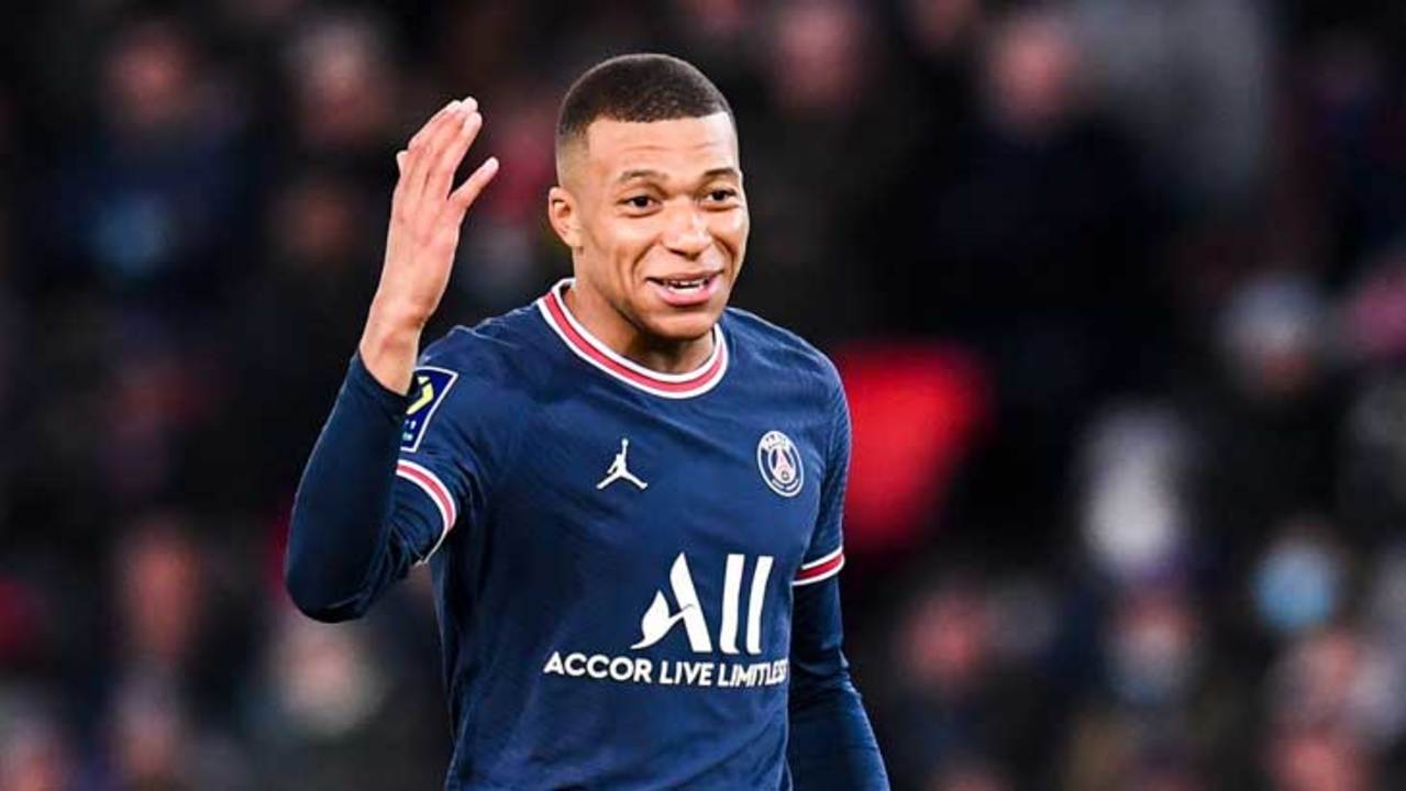 mbappe-psg-lorient-sourire