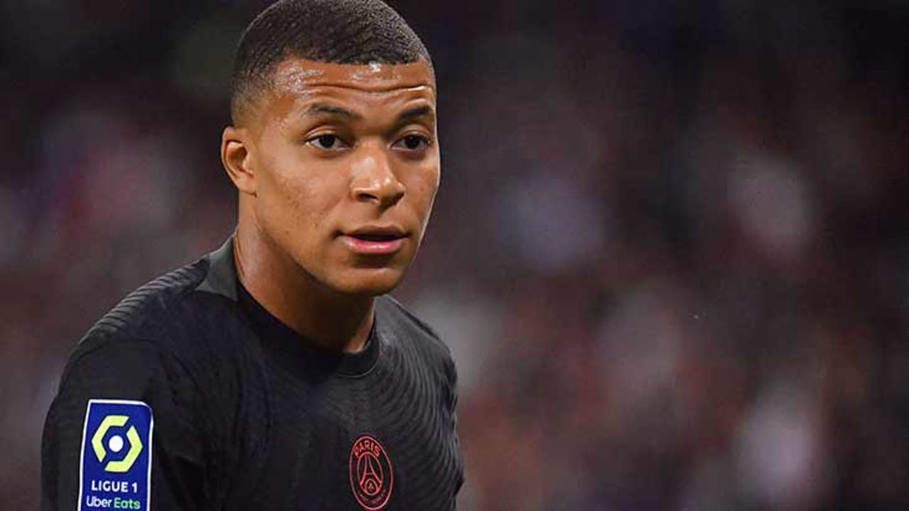 mbappe-psg-third-2022-zoom