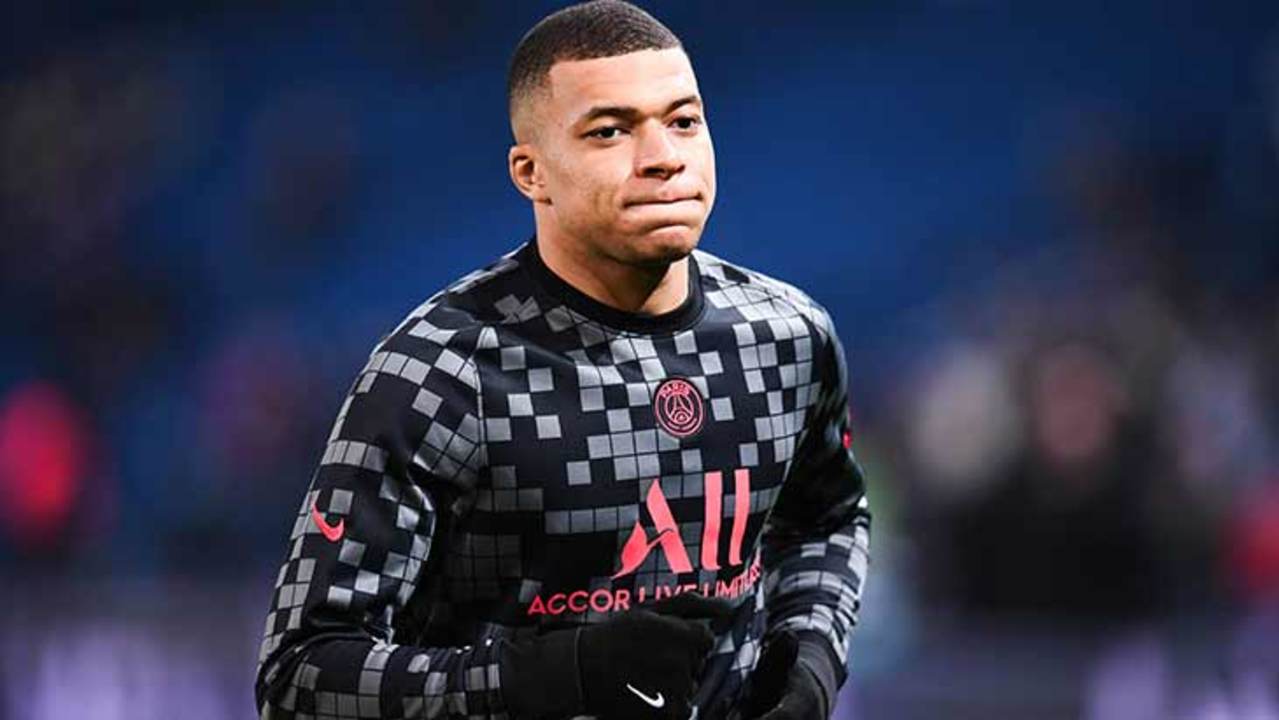 mbappe-psg-training-2022-brest