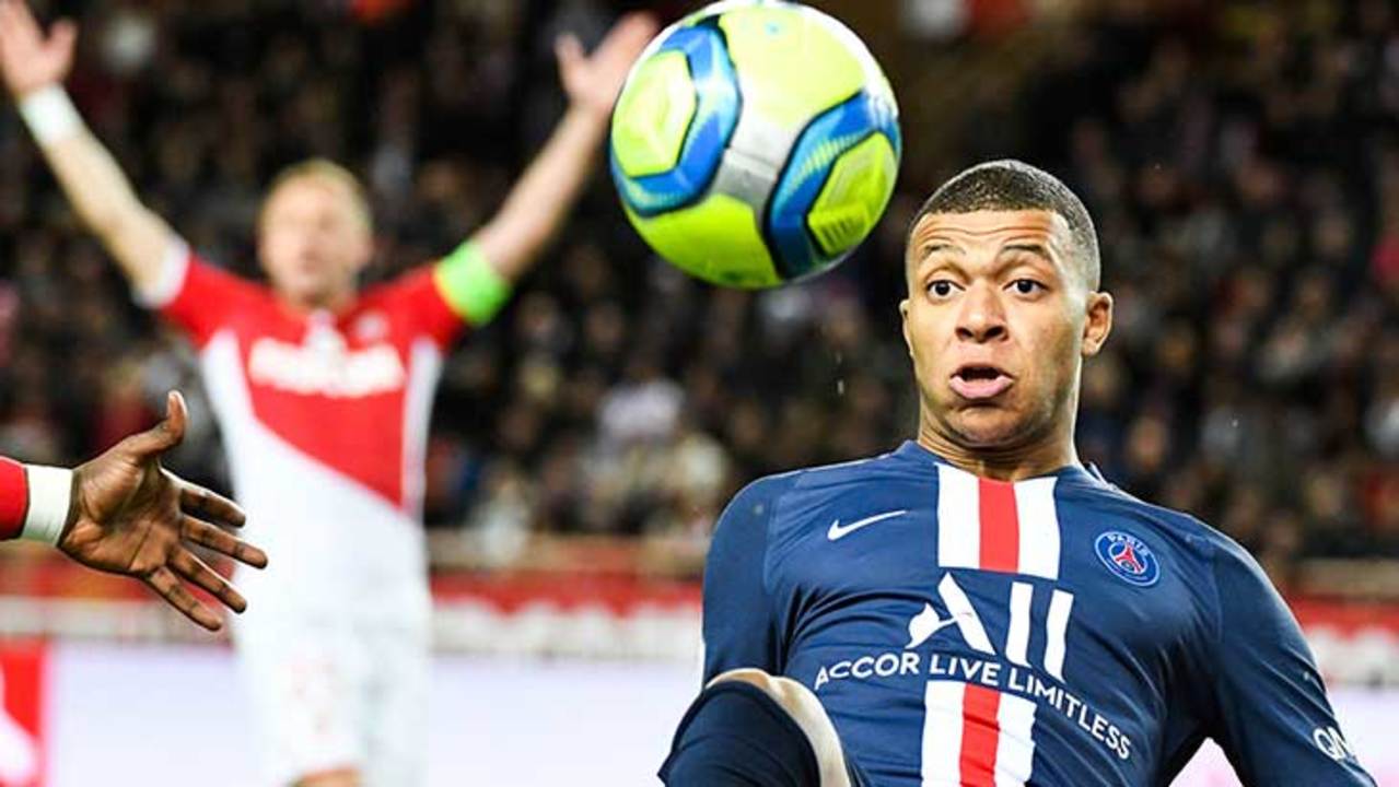 mbappe-zoom-monaco-psg-ballon