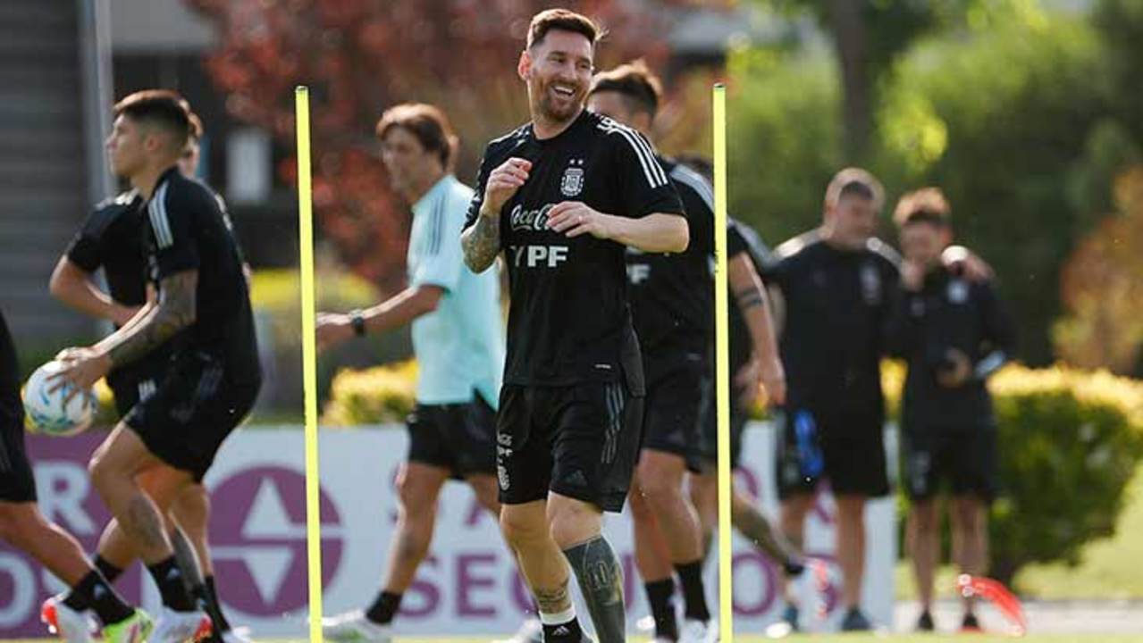 messi-argentine-sourire-training-novembre