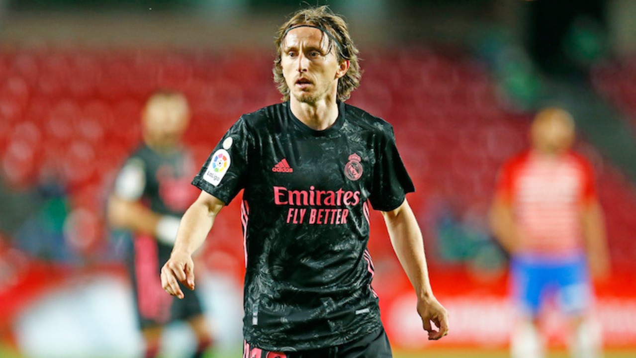 modric-real-grenade-buste