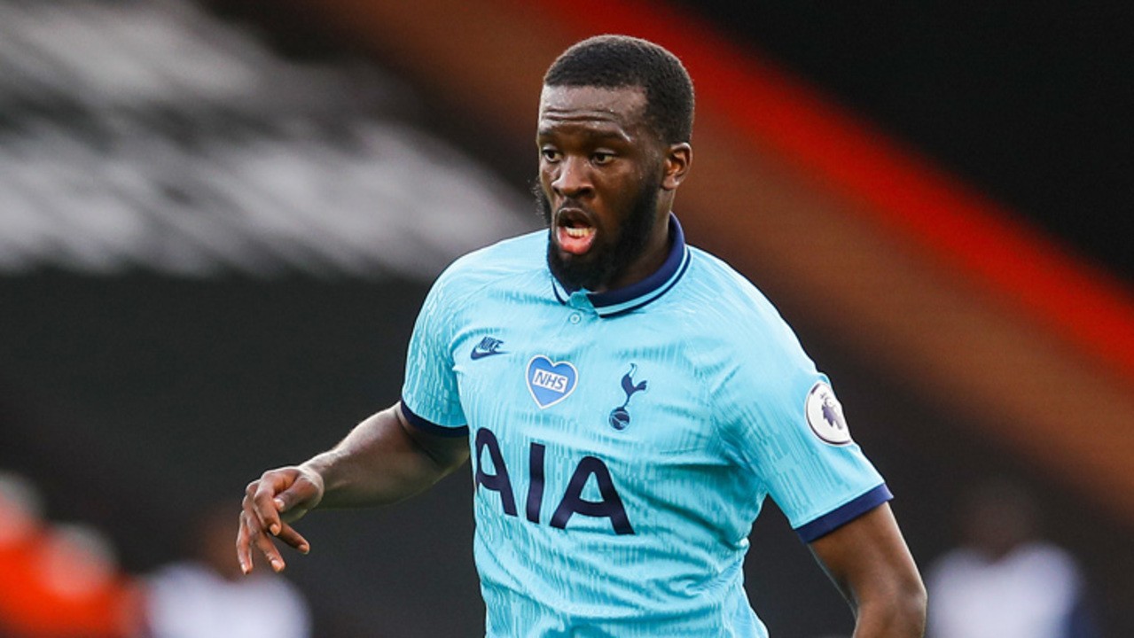 ndombele-tottenham-bleu
