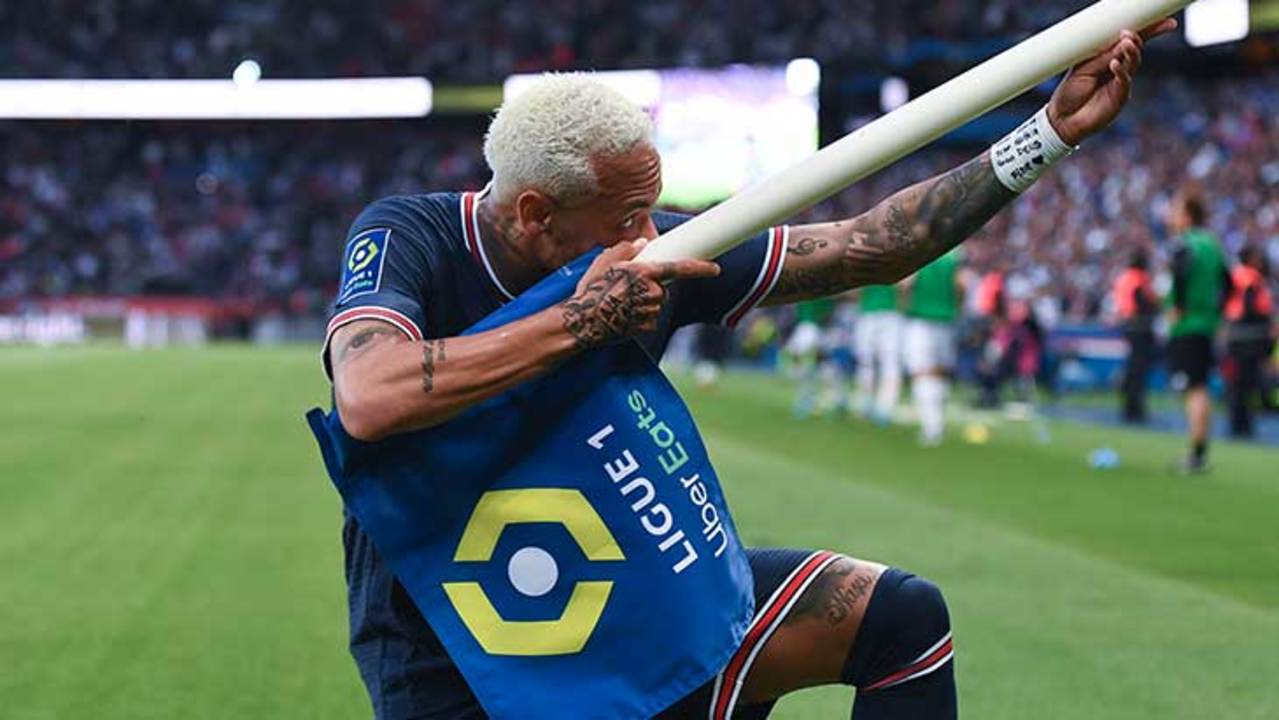 neymar-psg-poteau-corner