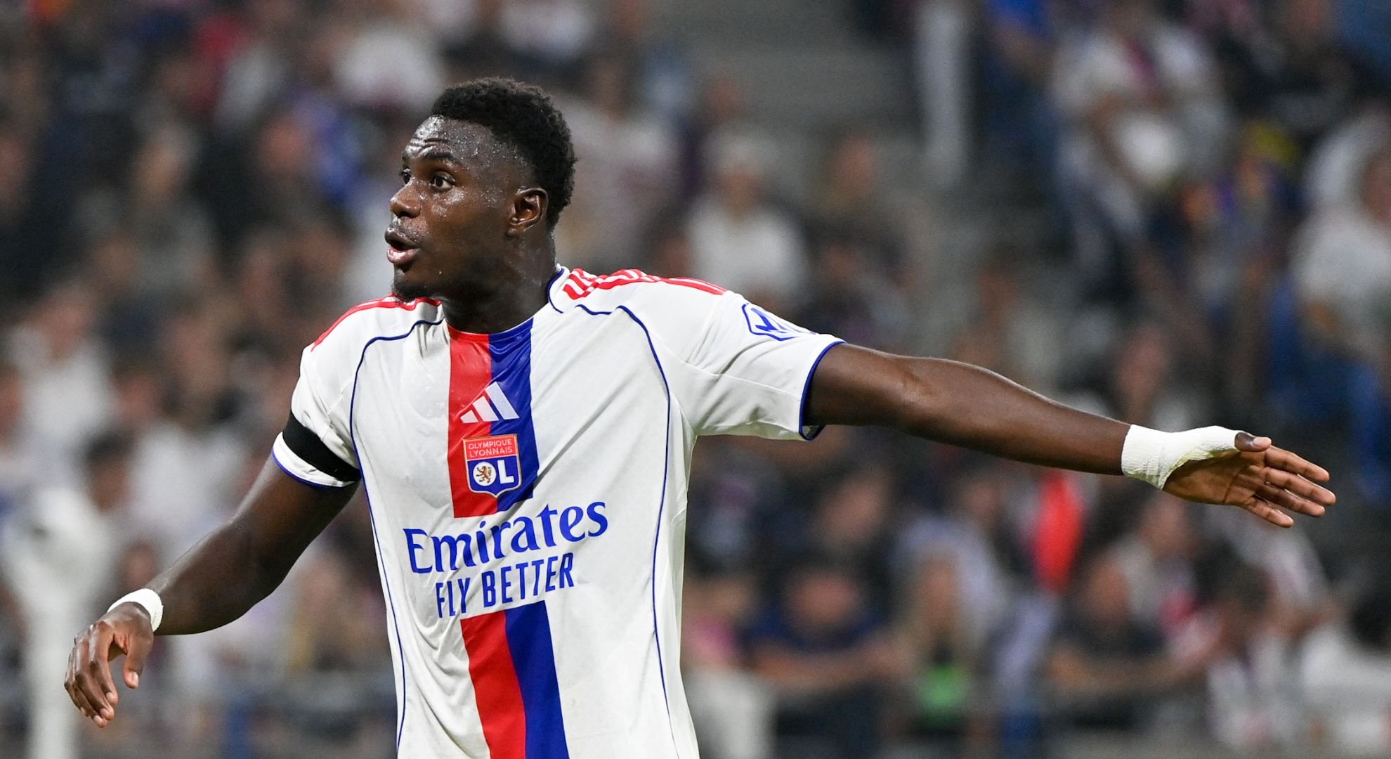 OL : coup dur, Moussa Niakhaté gravement blessé au genou ?