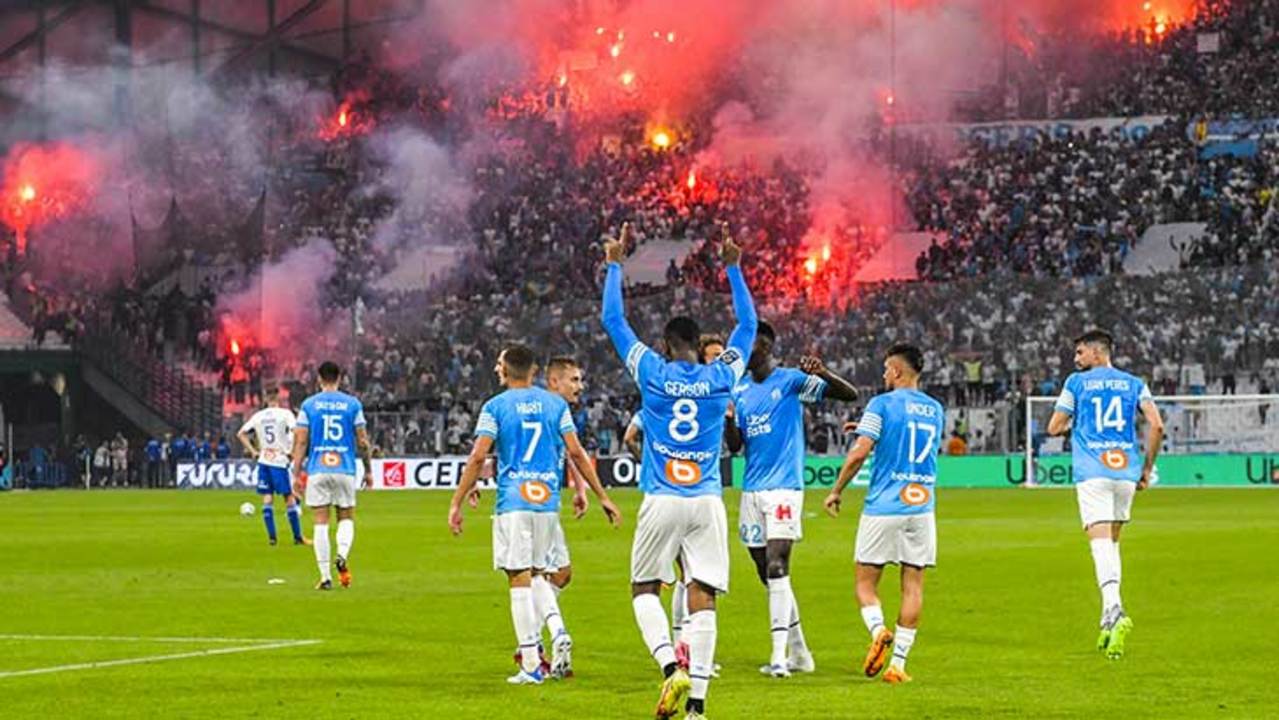 om-strasbourg-fumigene