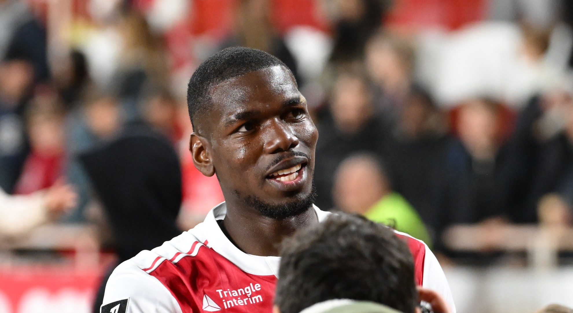 
                Monaco : Interaction lunaire entre Paul Pogba et les supporters monégasques
                