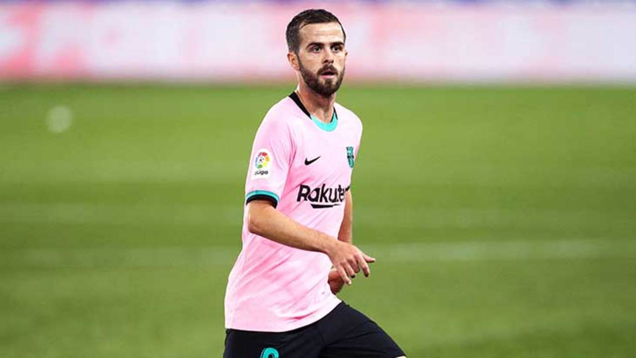 pjanic-barca-rose