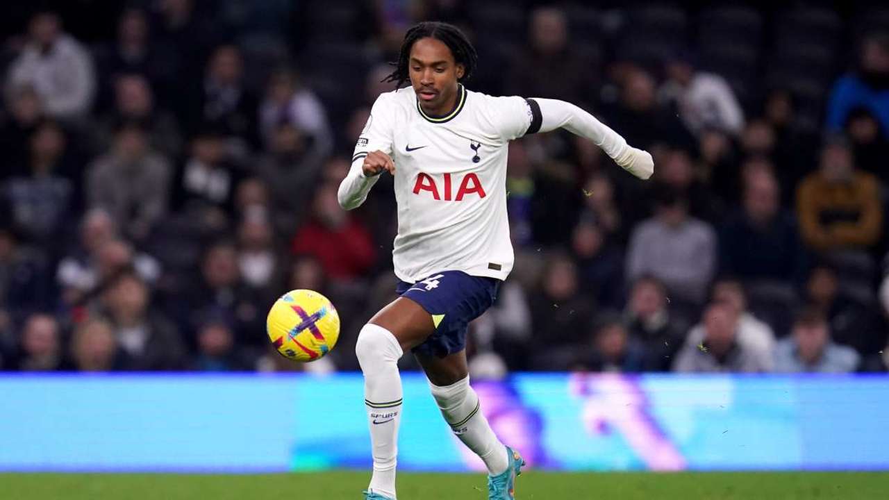 Mercato : un défenseur de Tottenham signe à Rennes (officiel)