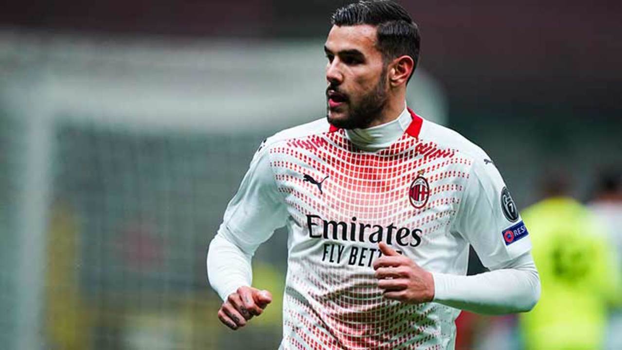 theo-hernandez-maillot-blanc-milan