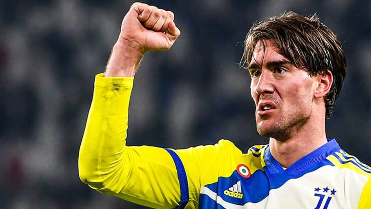 vlahovic-juventus-jaune