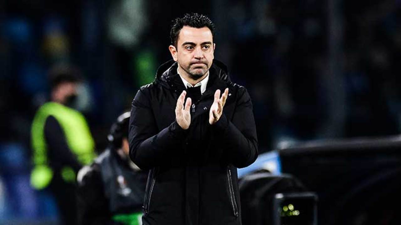 xavi-hernandez-applaudit-barca-bilbao
