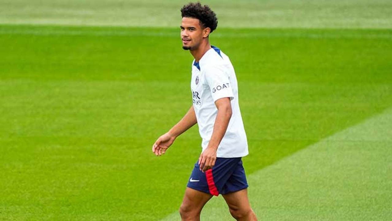zaire-emery-psg-training-blanc