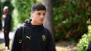 Abdukodir Khusanov en survêtement du RC Lens