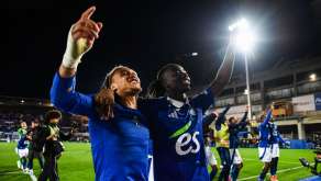 Ismael Doukouré avec Diego Moreira qui célèbrent