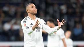 Kylian Mbappé, frustré, sous les couleurs du Real Madrid.