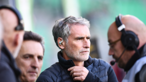 Olivier-Dall-Oglio-regarde-a-l-horizon