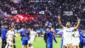 Pierre-Emerick Aubameyang et le Vélodrome célèbrent la qualification de l'OM